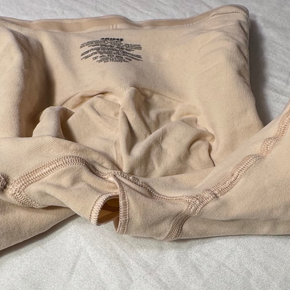 SKIMS - Seamless Sculpt Mid Thigh Short | Color: Sand | Size: X-SMALL | NWOT - Picture 9 of 10